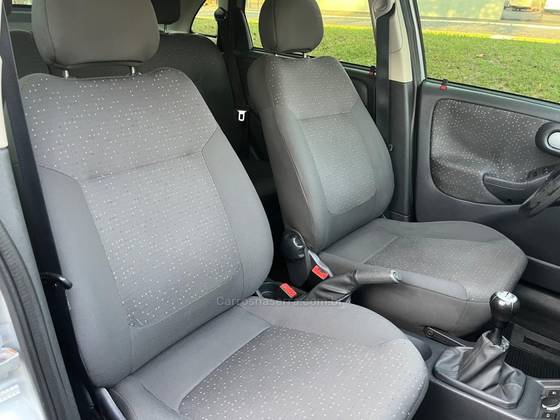 CHEVROLET CORSA 1.4 MPFI PREMIUM 8V FLEX 4P MANUAL CHEVROLET CORSA 1.4 MPFI PREMIUM 8V FLEX 4P MANUAL